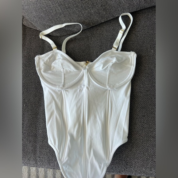 Macy’s white corset top - Picture 3 of 6